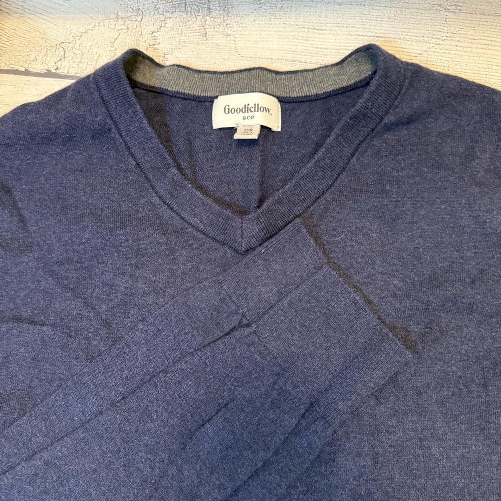 Goodfellow & Co Men's Navy V-Neck Sweater